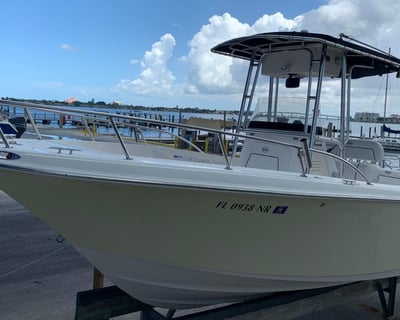 22' Center Console Boat Rental in St. Pete Beach
