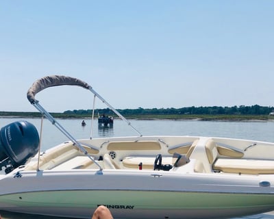 Hilton Head 19' Deck Boat Rental