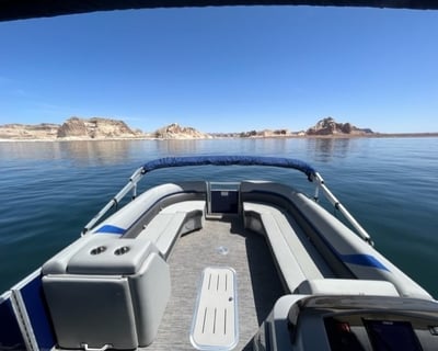 Lake Powell Pontoon Rental: Seats 10, Multiday