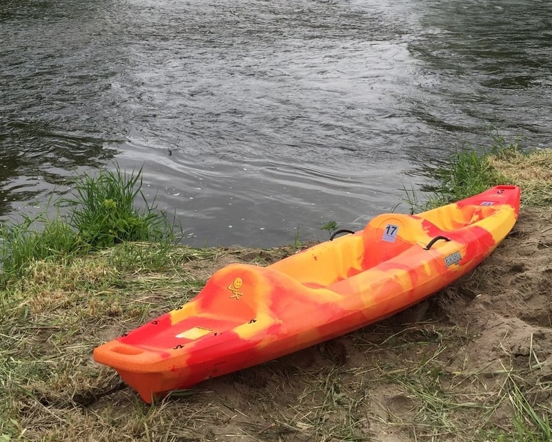 8-Mile Cannon River Tandem Kayak Rental in Cannon Falls