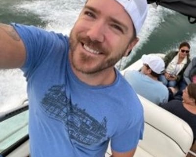 Hire a Captain for a Lake Michigan Charter in Chicago