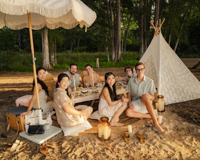 Honolulu Beach Picnic with Charcuterie & Photos