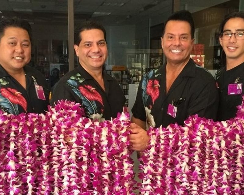 Kona Airport Lei Greeting