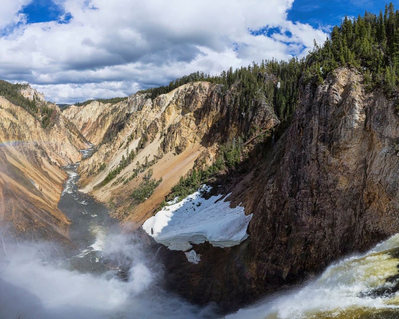 Full-Day Yellowstone National Park Tour with Old Faithful