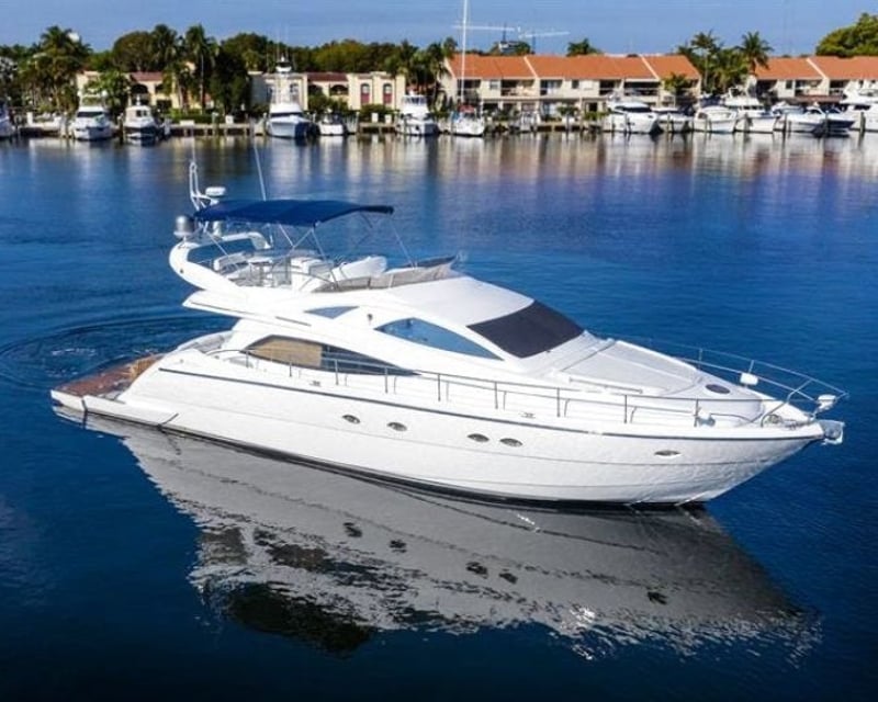 Private 65' Flybridge Yacht Charter in Miami