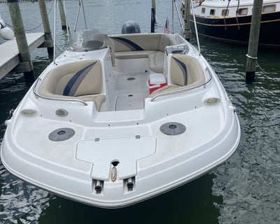 22' Deck Boat Rental in Madeira Beach