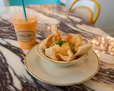 Garden District Mansions, Bites & Cocktails Walk