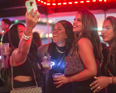 Happy Hour Cruise On The Ben Franklin Yacht