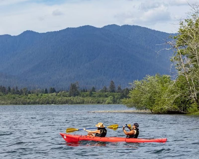 Sunrise Kayak Tour on Lake Quinault with a Tribal Guide