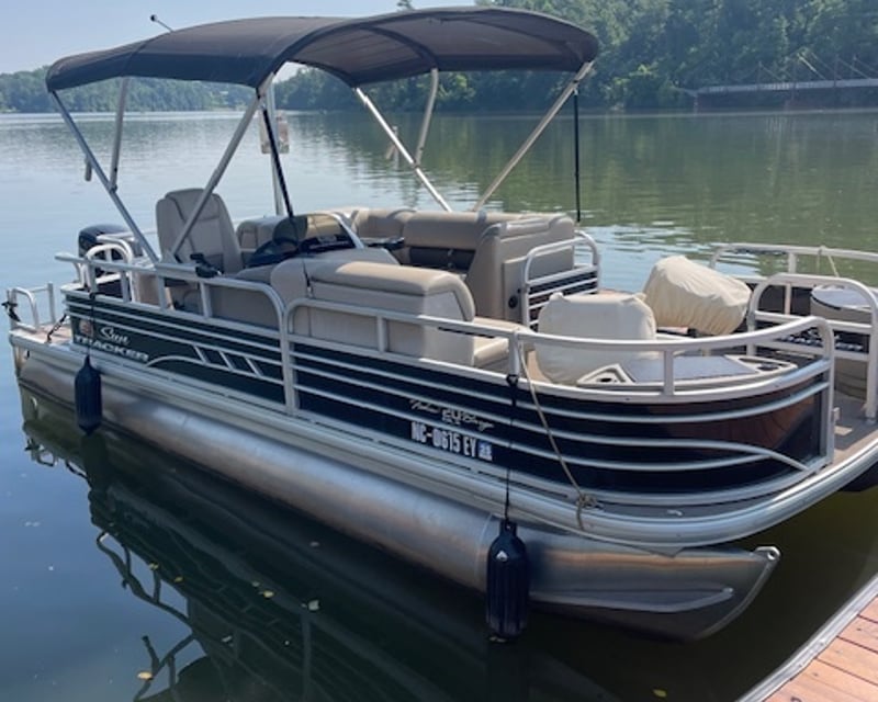 20' Fishing Pontoon Rental on Lake Hickory