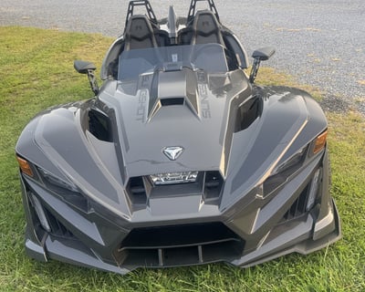 Drive a Polaris Slingshot Rental in Maggie Valley