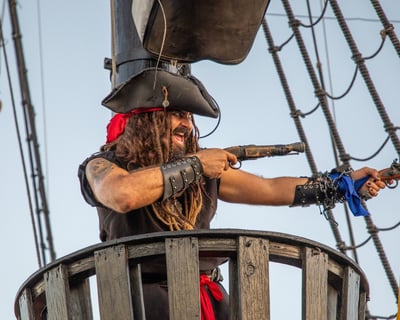 Cabo San Lucas Sunset Pirate Show Cruise