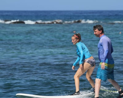 Beginner Surf Lesson in Hawaii (1.5-Hour)