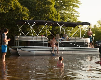 22-24' Pontoon Rental in Topock