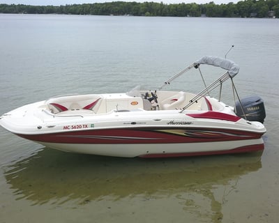 Traverse City 22' Deck Boat Rental