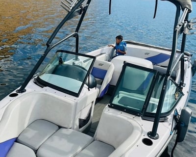 Full-Day Boat Rental in Scottsdale