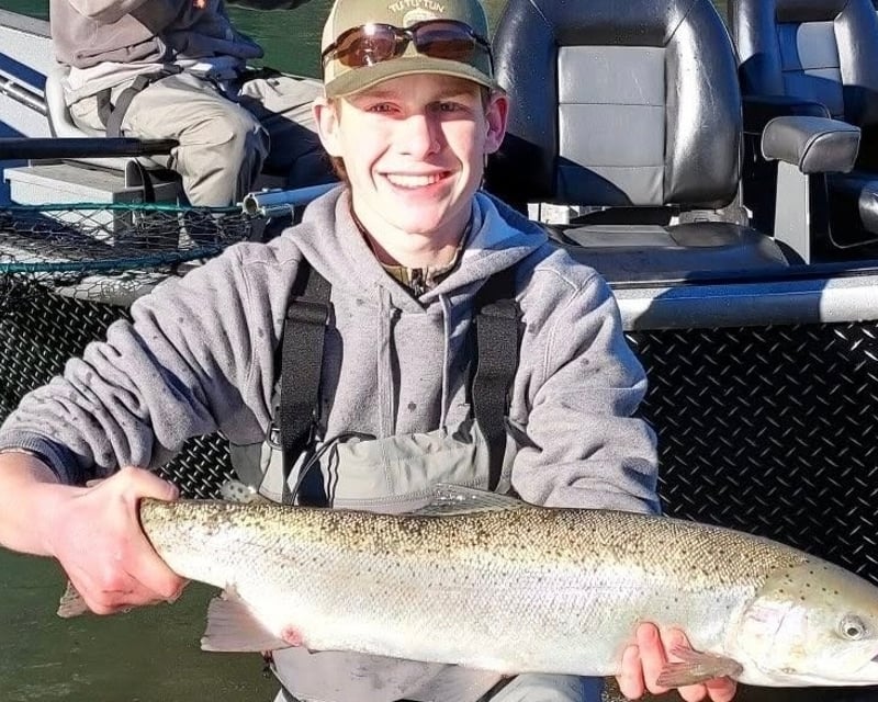 Private Full-Day Salmon & Steelhead Fishing in Gold Beach