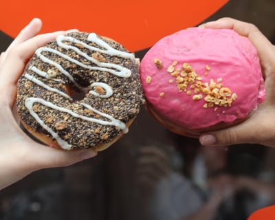 Explore Edinburgh on a Guided Doughnut Walking Tour