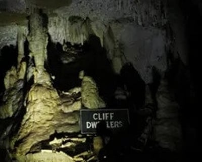 Guided Cave History & Science Tour in Dubuque