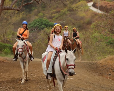 1-Hour Horseback Riding Tour in Playa Matapalo