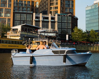 Retro Boat Rental in Washington DC