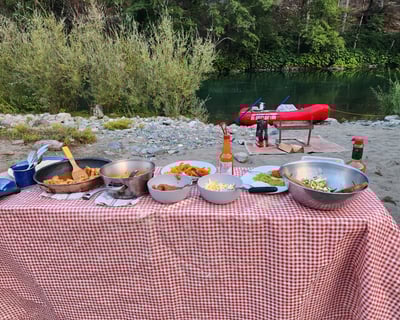 Willow Creek Rafting & Riverside Dinner