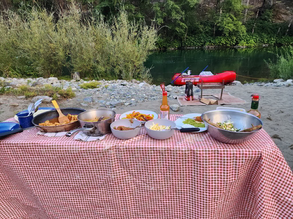 Willow Creek Rafting & Riverside Dinner