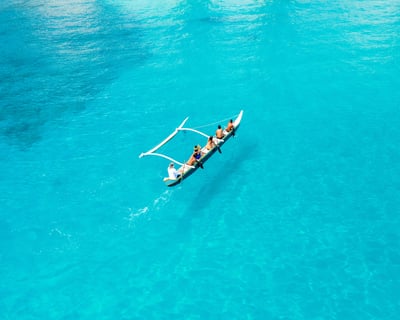 Waikīkī Burial at Sea Outrigger Canoe Service