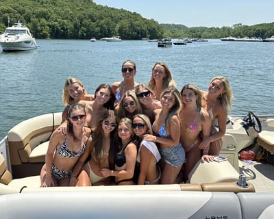 8-Hour Tritoon Boat Rental