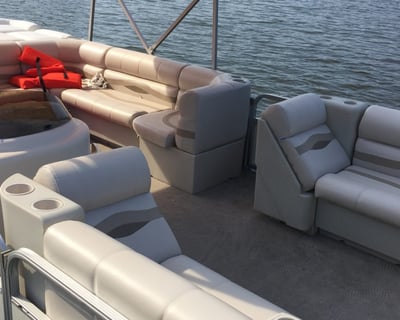 Edgewater 26' Pontoon Rental