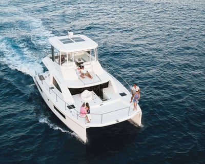 Waikiki Reef Snorkeling & Lunch Charter