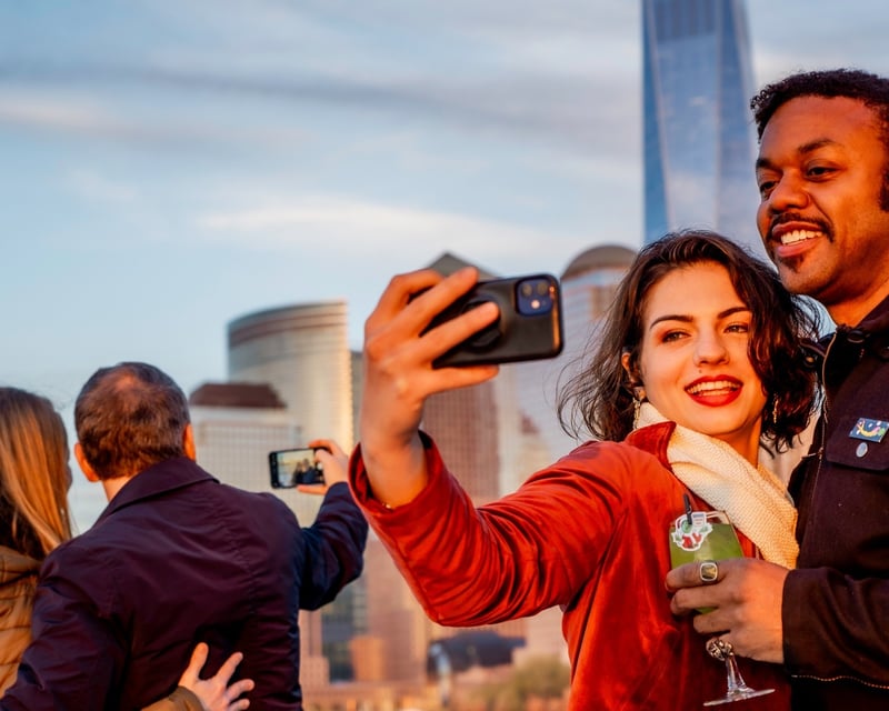New York Holiday Cocoa Sightseeing Cruise