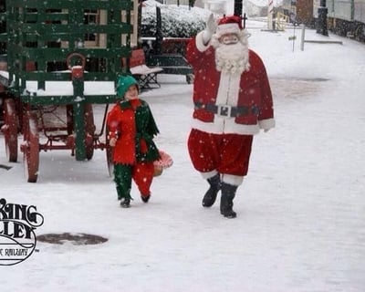 Santa Train Ride in Nelsonville