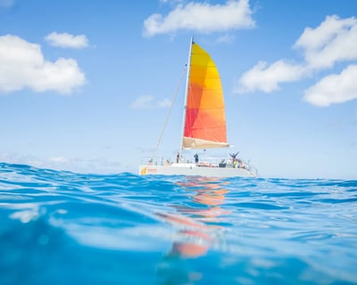 Diamond Head Views & Coastal Sail from Waikiki