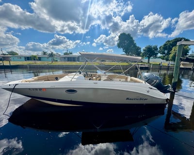 Cape Coral Multi-Day Deck Boat Rental