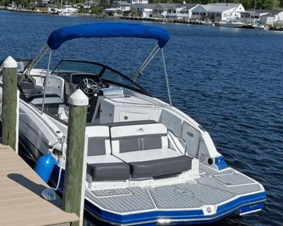 Lake Minnetonka Boat Charter With First Mate