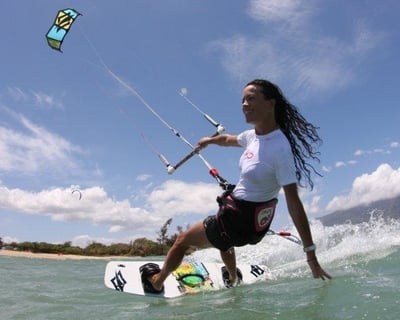 2.5-Hour Kiteboarding Lesson at Kanaha Beach Park