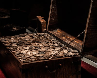 Behind the Scenes Director's Tour in Salem