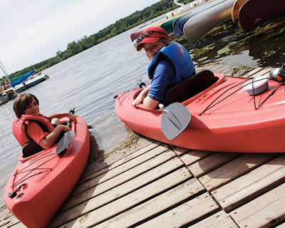 Lake Wingra 2-Hour Boat & Paddleboard Rental