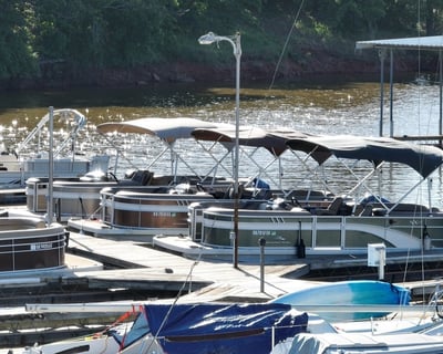 22' Pontoon Boat Rental on Lake Thunderbird