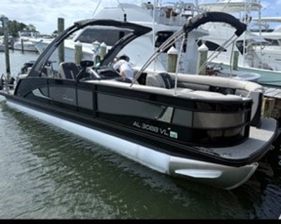 Destin 6-Hour 425 HP Tritoon Rental