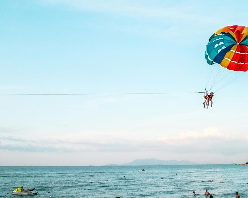 Ocean Parasailing in West End, Roatan