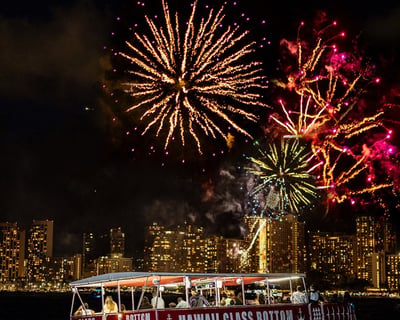 Watch Friday Night Fireworks Cruise in Honolulu