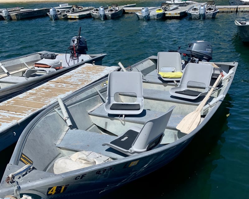 30 HP Motorboat Rental in Mammoth Lakes