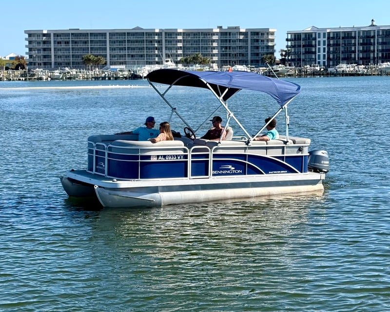19' Bennington Pontoon Boat Rental in Orange Beach