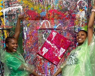 60-Minute Splatter Painting Class in Sandy Springs