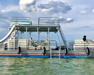 Shaded Pontoon Rental in South Lake Tahoe