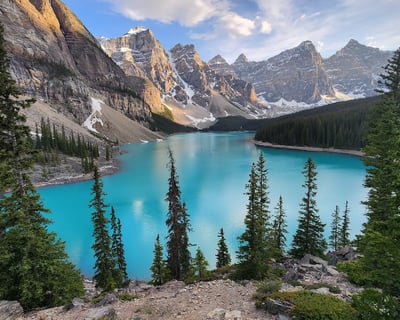 Moraine Lake & Lake Louise Guided Tour From Banff