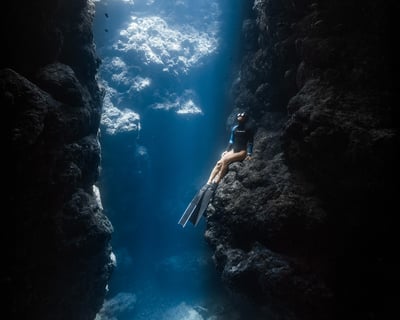 2-Hour Underwater Freedive Photo Session in Honolulu