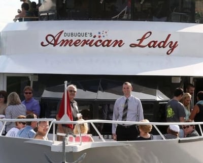 2-Hour Sightseeing Cruise in Dubuque